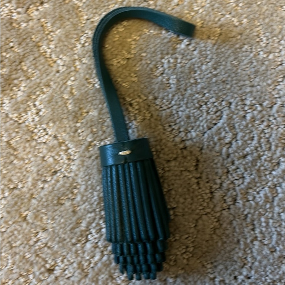 Pom Tassel PLG